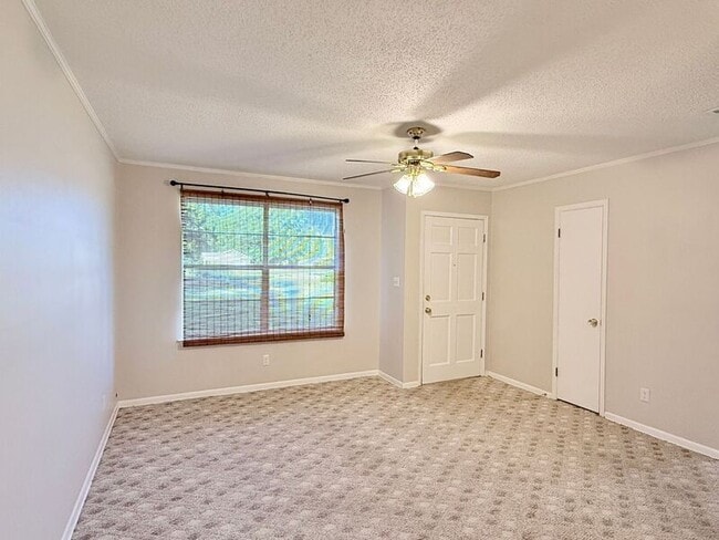 Photo - 6125 Carr Rd