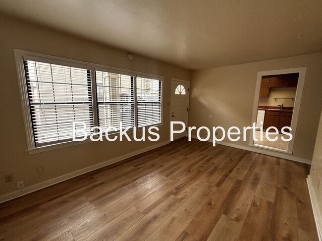 Photo - 15 E Acacia St Unit 15-B