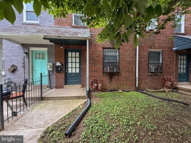 Building Photo - 102 O St SW Rental