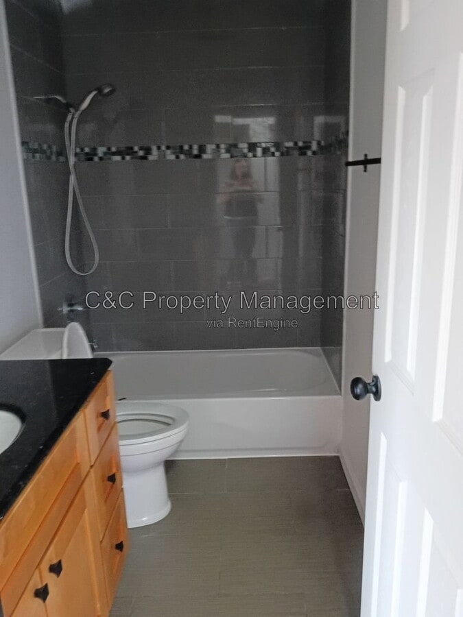 Photo - 1525 Valle Vista Ave