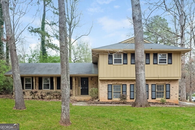 Photo - 2115 Pine Knoll Cir NE House