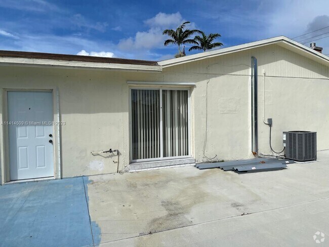Building Photo - 19720 Lenaire Dr Rental
