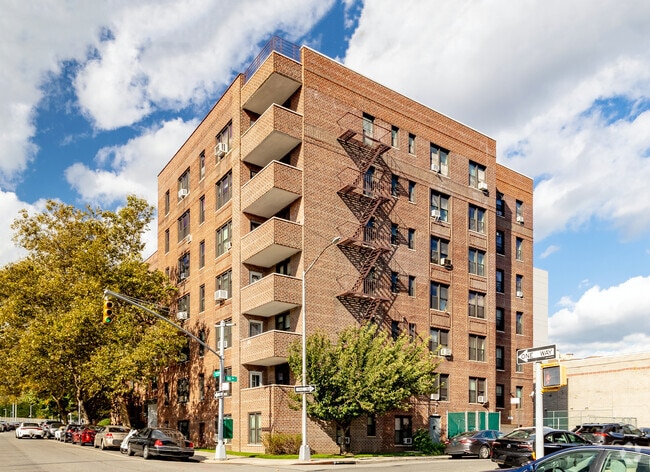 Sagamore - 8431 Van Wyck Expy