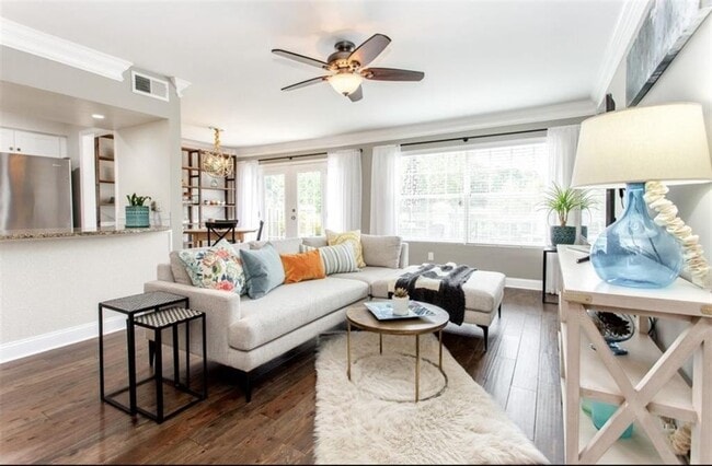 Building Photo - 6980 Roswell Rd Unit B6