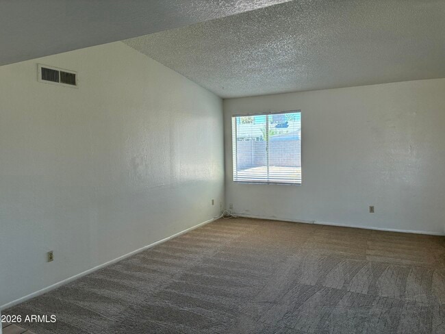 5915 W Tierra Buena Ln