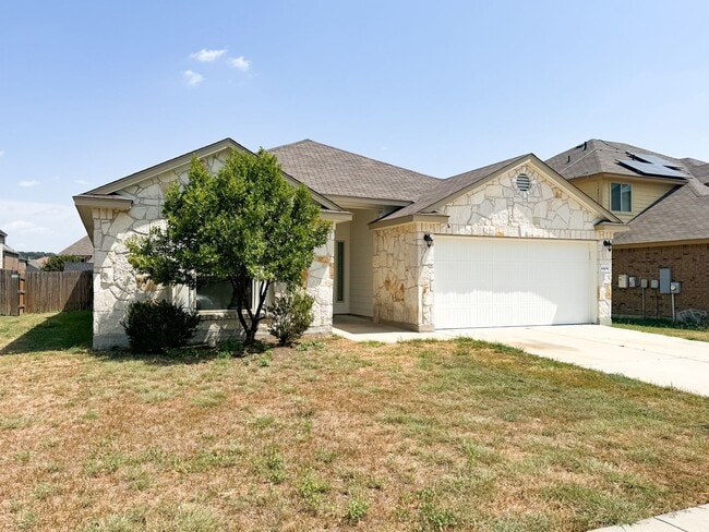 Building Photo - Perfect location! 4/2 home!