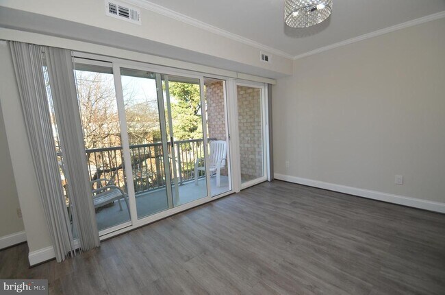 Photo - 2910 Kings Chapel Rd Unidad 16