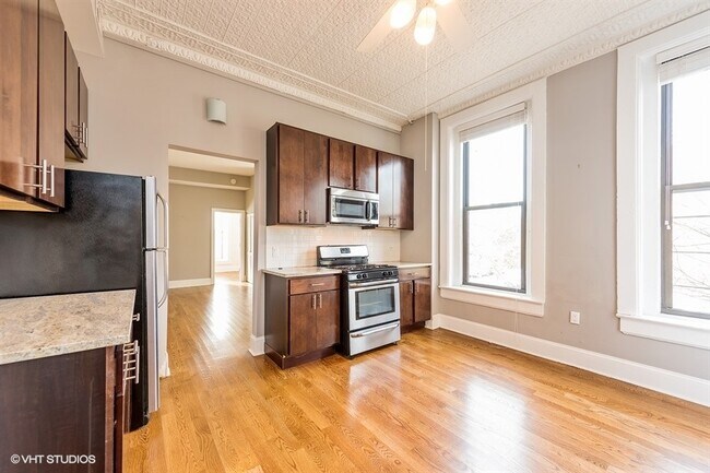 Photo - 1858 W Huron St Unit 2F