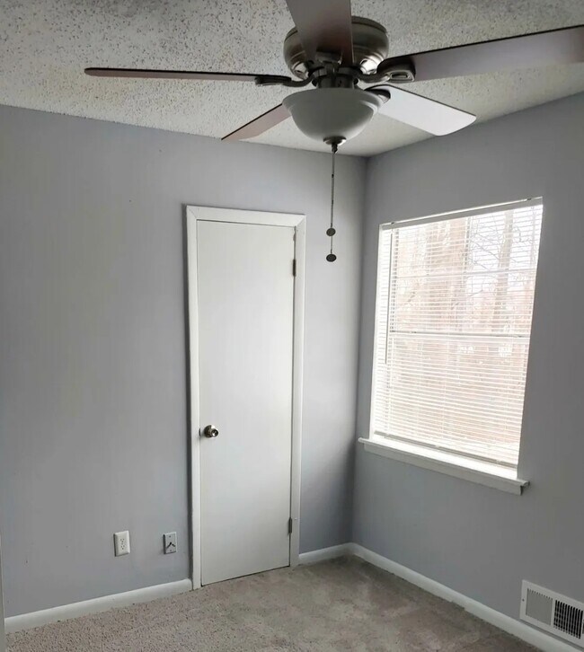 Bedroom - Legacy Crossing Townhomes