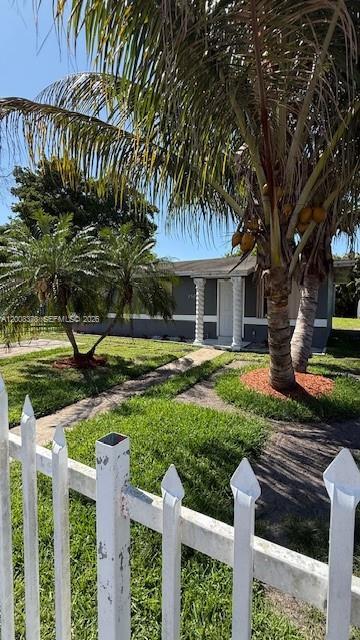 Photo - 2508 Superior St