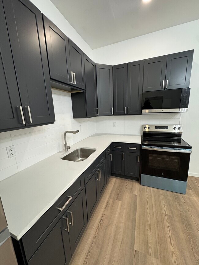 Photo - 839 S Jackson St Unit 2