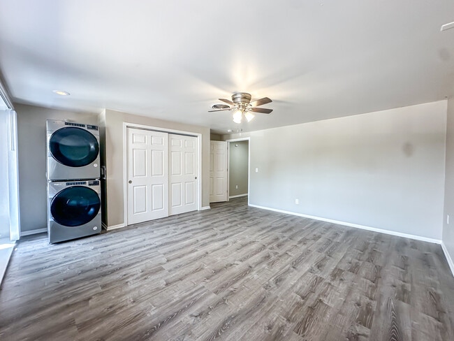 Photo - 2039 Winnebago St Unit 5