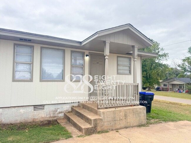 Building Photo - 2 Bed/1 Bath Triplex Home in Noble Unit 600 S 7th St