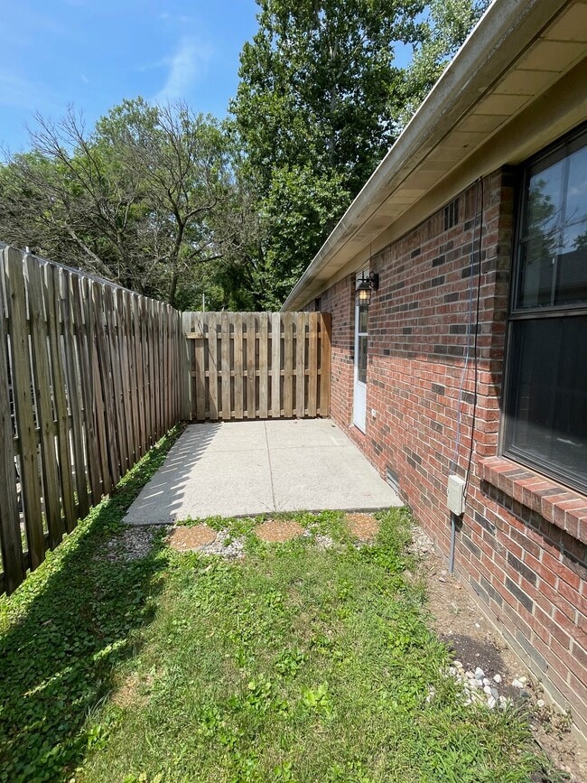 Photo - 1117 E 105th St