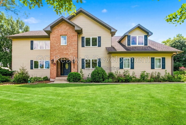 Building Photo - 1007 Forest Dr
