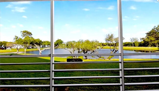 Photo - 2012 Hythe A Unit 2012