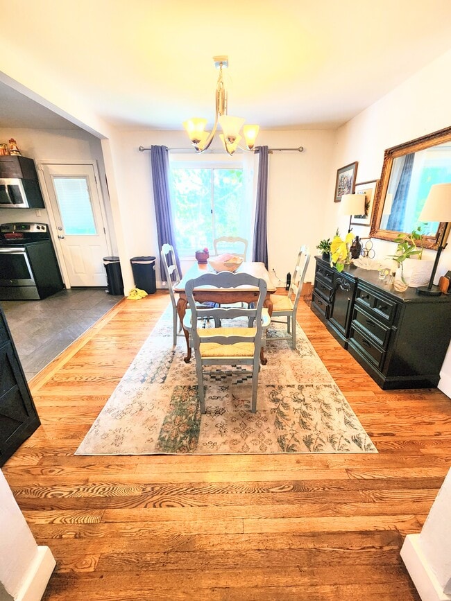 Photo - 6533 Rosemoor St