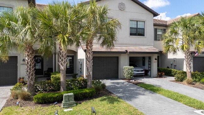 Photo - Newer-construction townhome in the highly desirable Lorraine Lakes