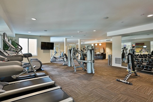 The Met at Fashion Center apartments — community photo