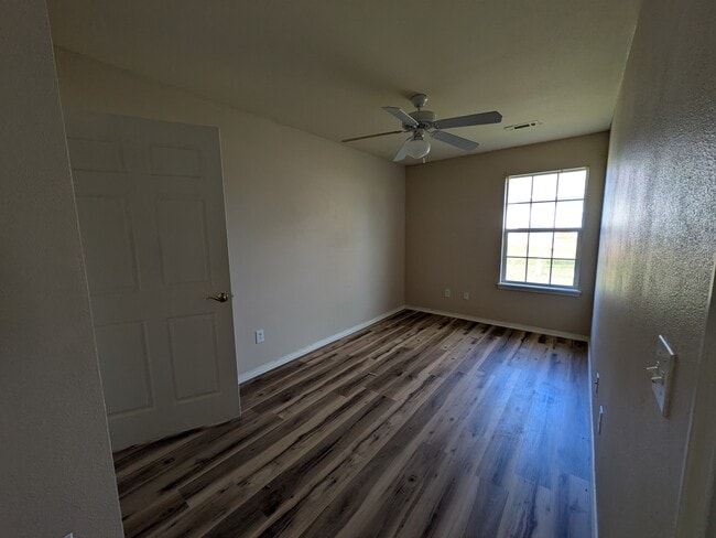 Photo - 1420 Azalea Dr