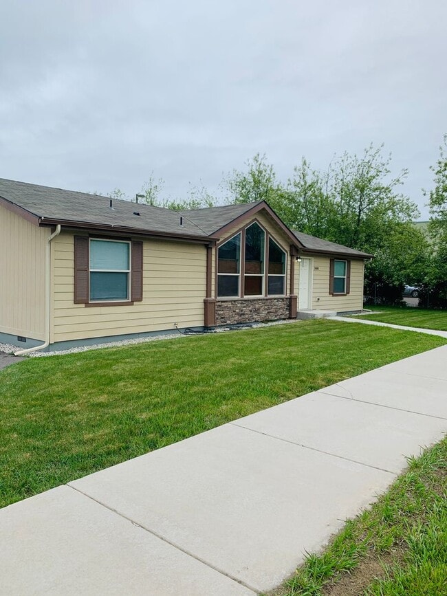 Photo - Hellgate Elementary School Area - 3 Bed, 2 Bath, Garage and a Fenced Yard