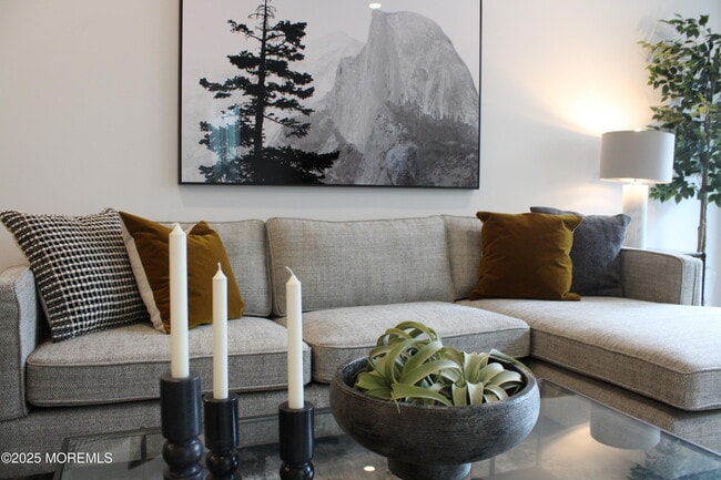 Photo - 2000 Schindler Dr