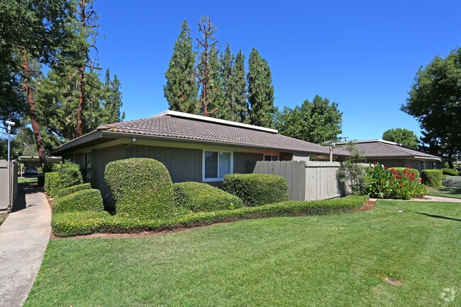 Photo - Monterey Pines Apartments