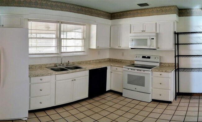 Photo - 2076 S Grandview Ave