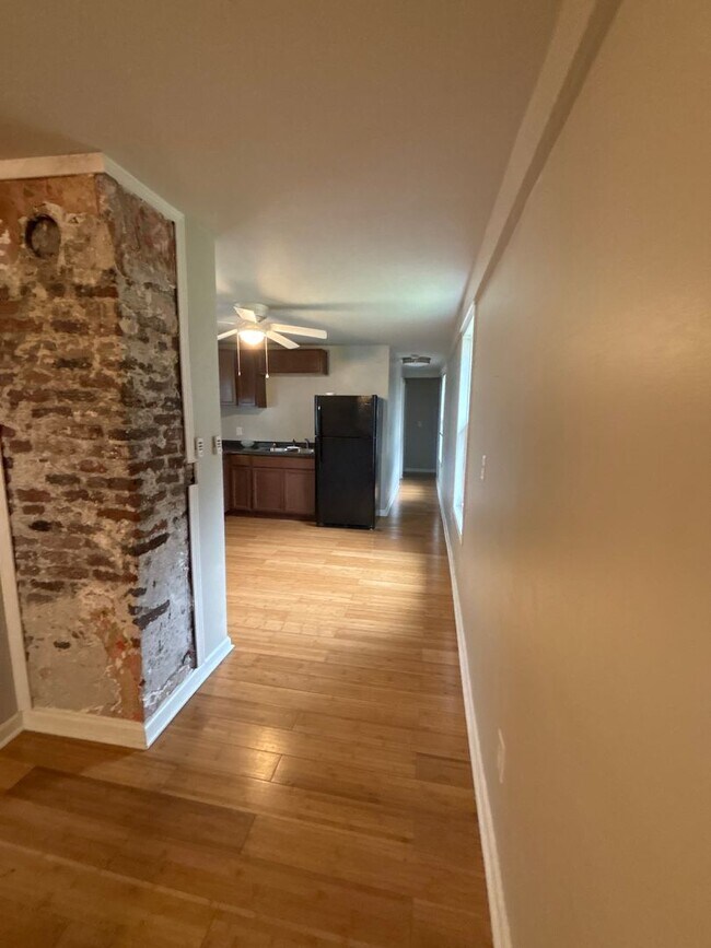 Photo - 606 N Upper St