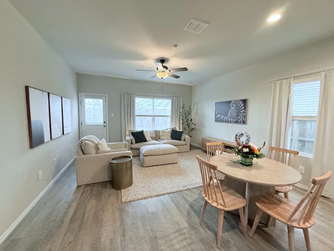 Photo - 518 Pleasanton Way