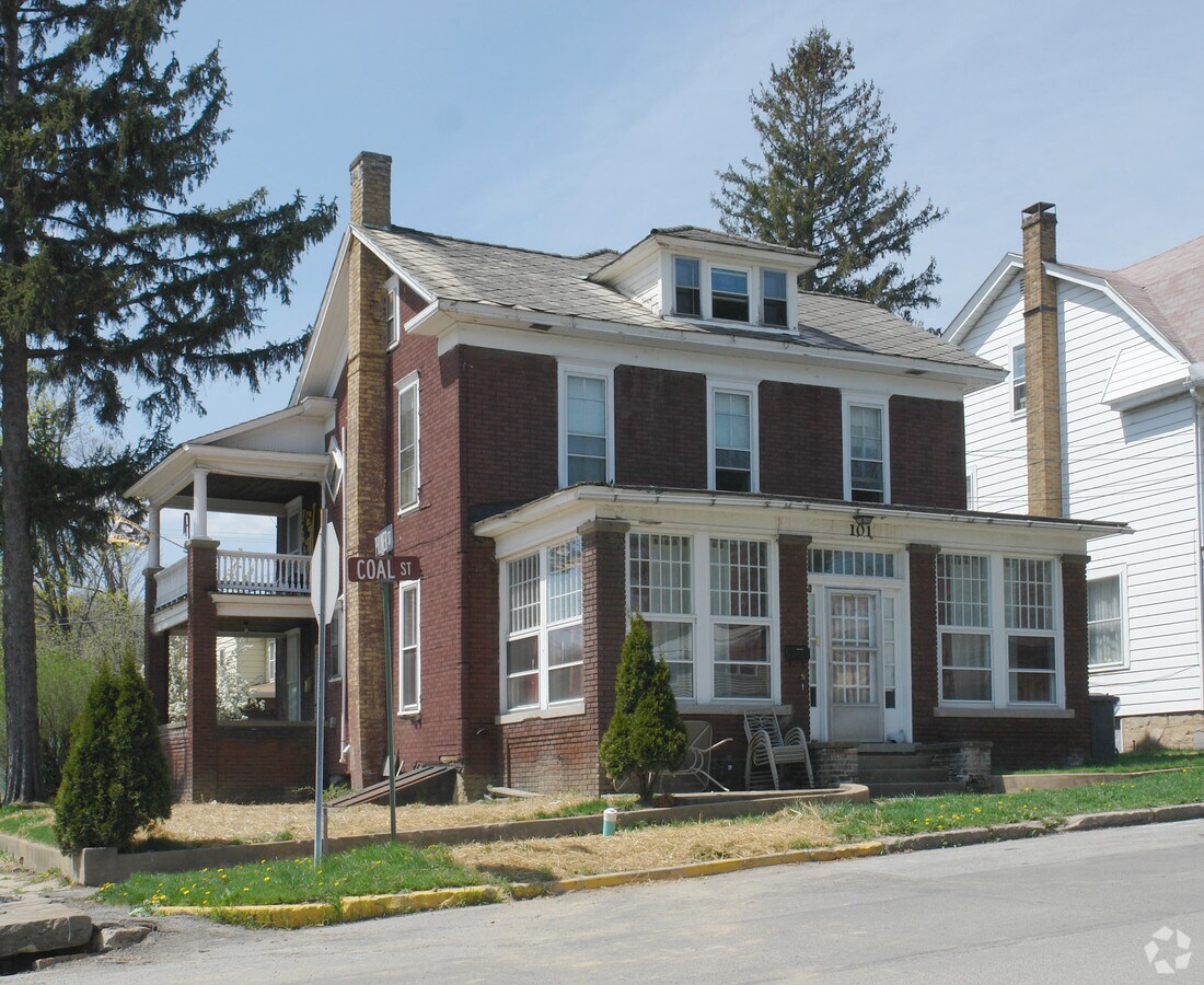 Photo - 101 Coal St Apartments