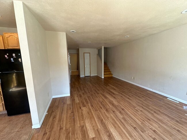 Photo - 4 Bedroom House!