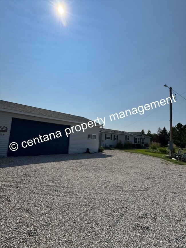Photo - 3 Bedroom 2 Bath home on almost 1 Acre, including a hot tub!