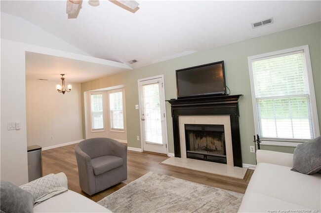 Photo - 112 Raymond St