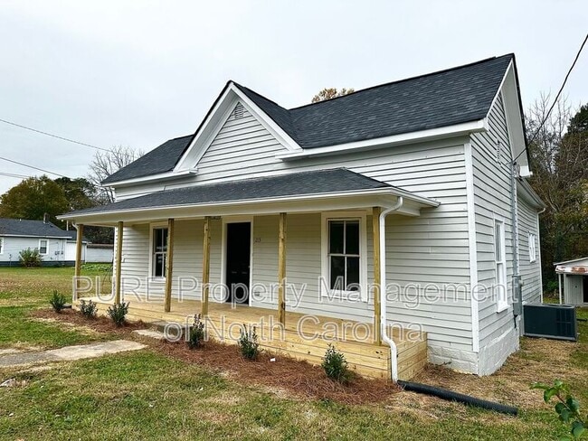 Photo - 213 Irma Ave
