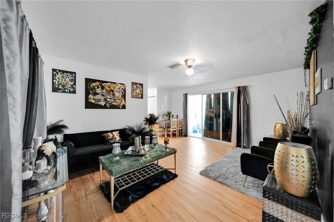 Photo - 102 Oleander Rd