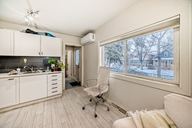 Photo - 1-4005-9 9 St SE