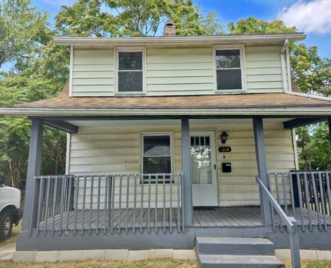 Building Photo - 1219 Barton Pl NE Rental
