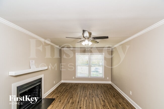 Photo - 701 Whitby Ct