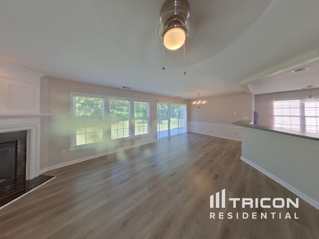 Photo - 3281 Saville St SW