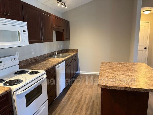 Photo - 3600 London Ct SW Unit 3600-201