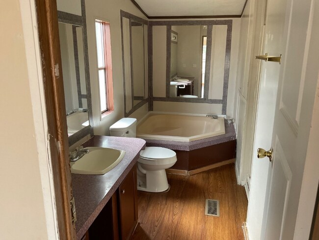 Photo - 103 Forest Creek Ln