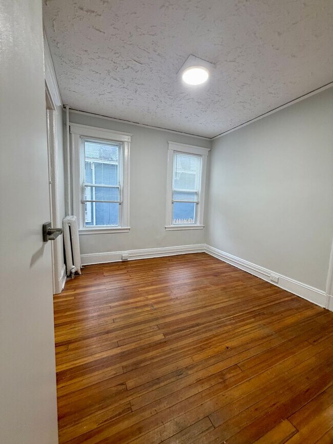 251 S 5th Ave Unit 1