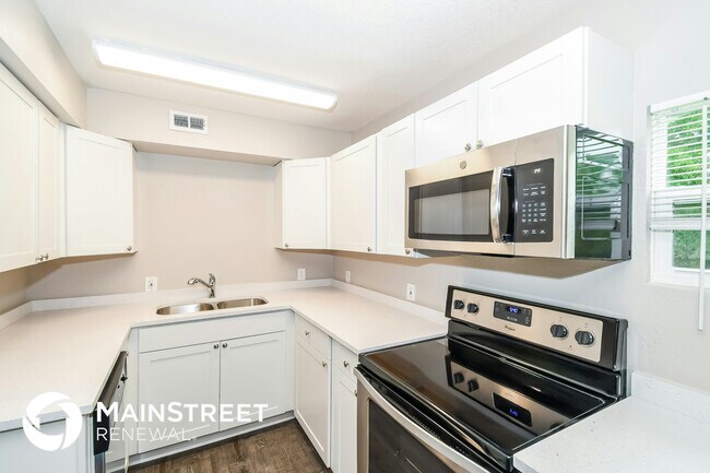 Photo - 6533 Burgundy Rd S