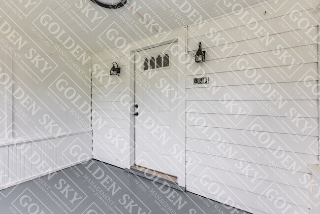 Photo - 811 E Memorial Dr