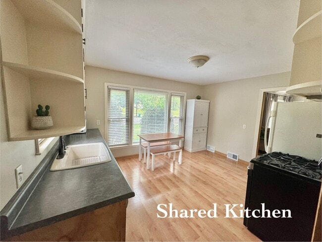 Photo - 4036 Reservoir Blvd Unidad 1