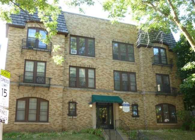 Building Photo - 2937 N Bartlett Ave Rental