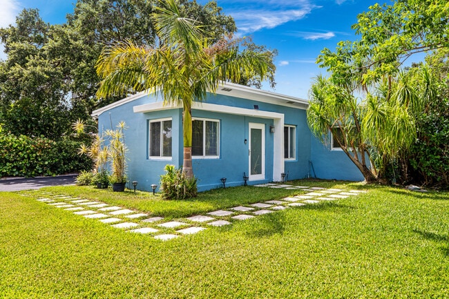 Building Photo - 3305 SW 15th St