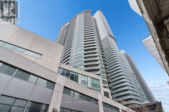 Photo - 19 Grand Trunk Crescent Unit 3108