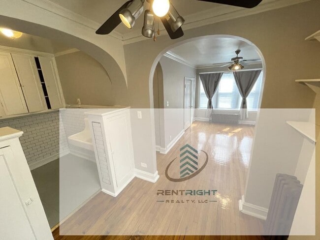 Photo - 4588 N Elston Ave